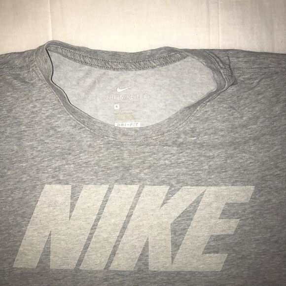 Nike men athletic T-shirt size S - Picture 2 of 2